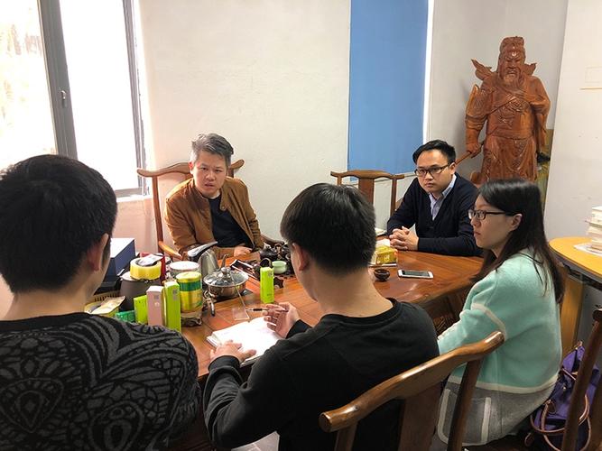 校企携手，共育未来 传媒系与福州冉冲网络科技成功举行校企合作交流会暨基地授牌仪式
